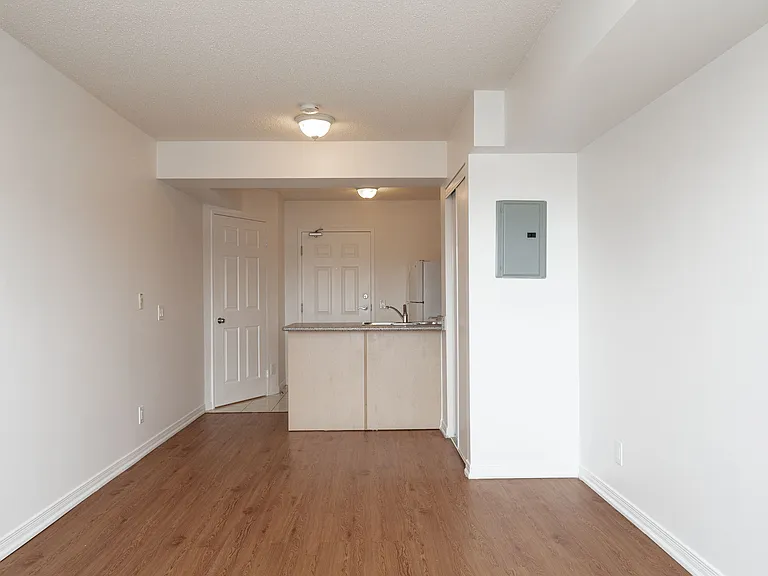 333 Sidney Belsey Cres — Photo 14