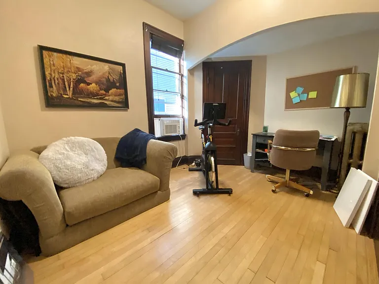 2823 S Logan Ave — Photo 14