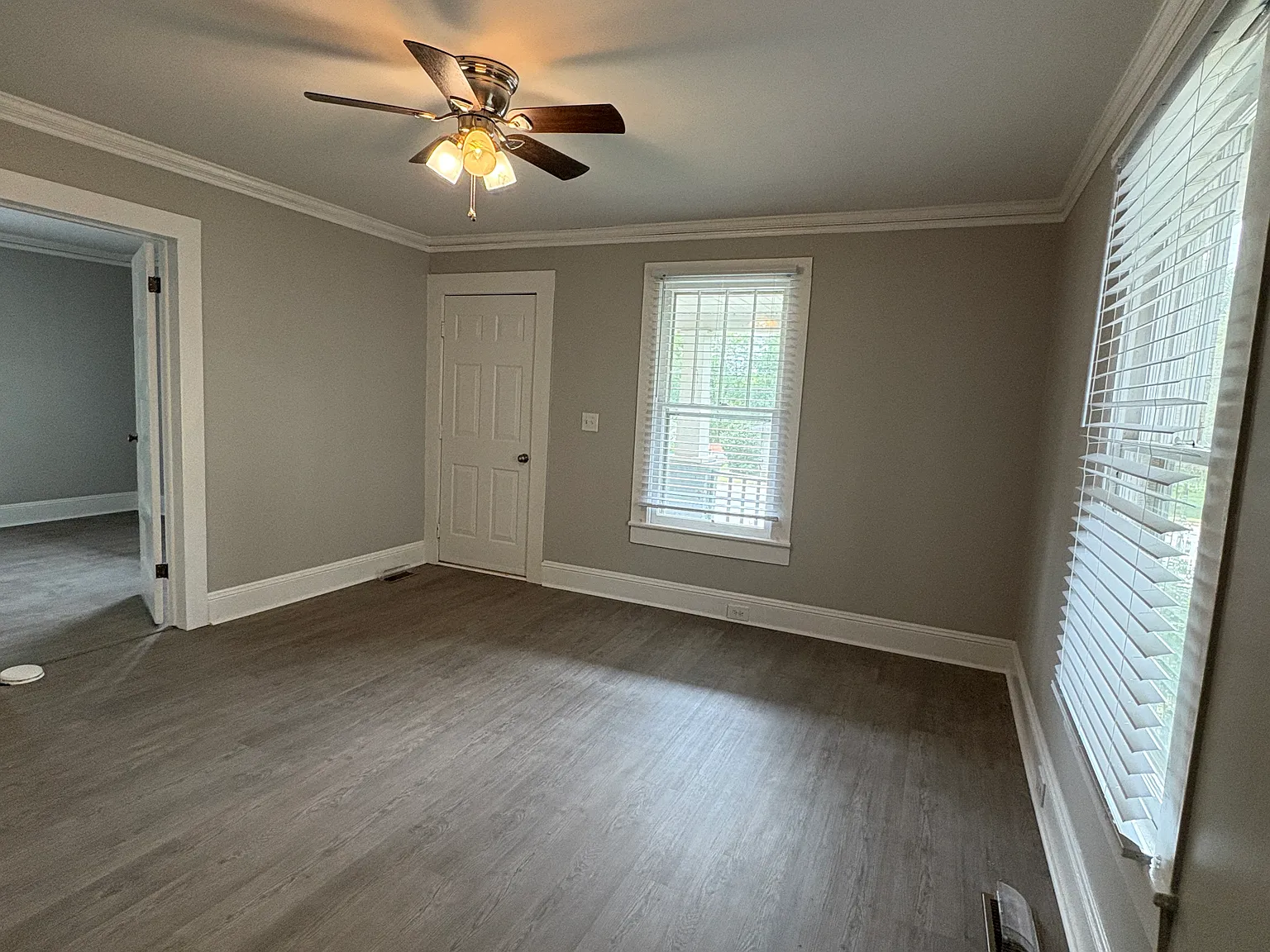 2 bed, 990 sqft, $1,450 — Photo 3
