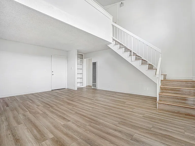 3415 McLaughlin Ave in Mar Vista! Steps to toe Mar Vista Rec Center! — Photo 8