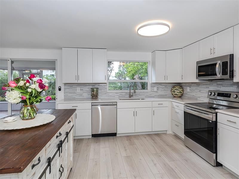 812 Bayview Dr, Nokomis, FL 34275 MLS N6123128 Zillow