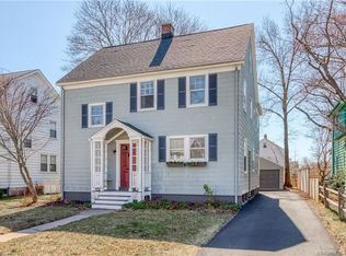 94 Woodlawn St, Hamden, CT 06517