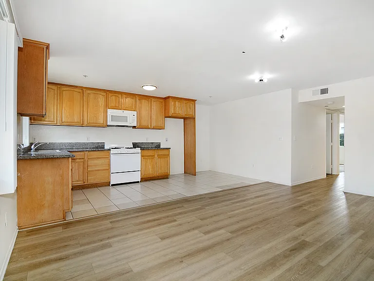 6843 Agnes Ave #2 — Photo 4