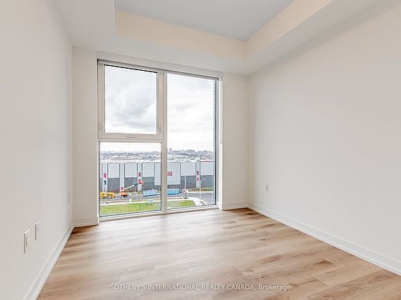 3rd image of 5 York Rd #608