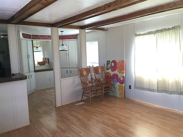 1st image of 410 Douglas St