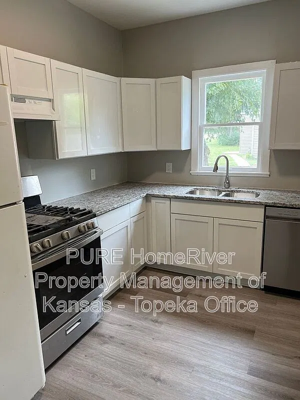 3 bed, 1.5 bath, 1197 sqft, $1,345 — Photo 2