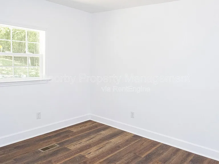 196 Rogers Rd — Photo 15