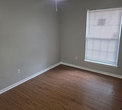4th image of 9 Azalea Ave #K