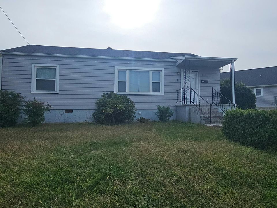 1st image of 505 Strand Rd NE