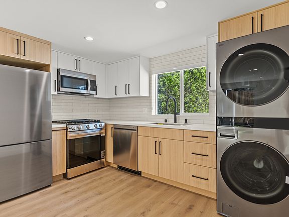 3rd image of 10920 1/2 Hesby St #C