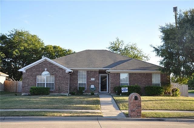 1st image of 453 Cambridge Dr