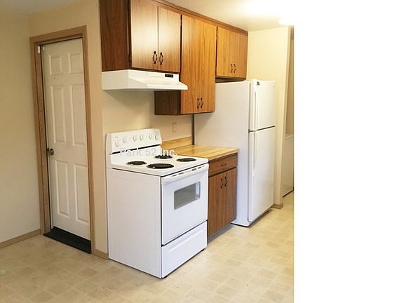 3rd image of 13713 9th Ave E