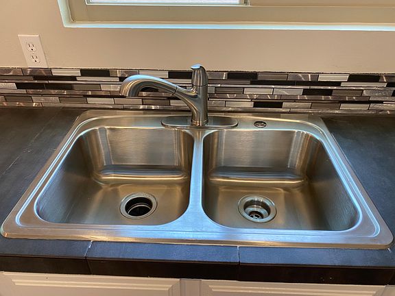 3rd image of 924 N Revere Dr #202