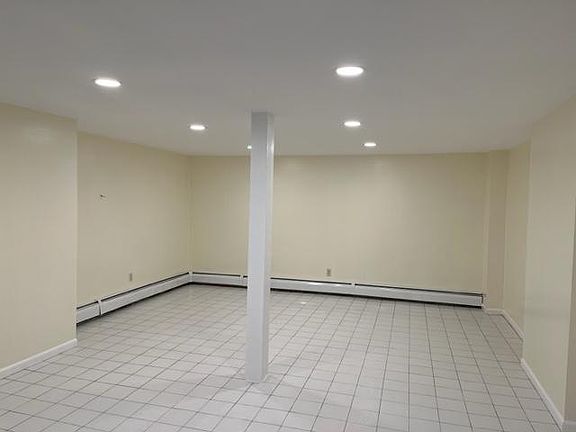 Open kitchen/ livingroom