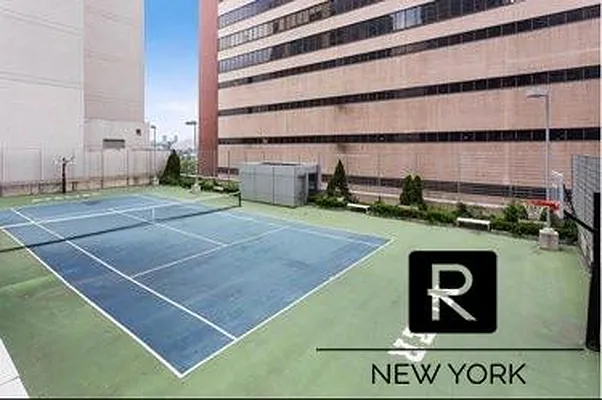 Rented by R New York | media 15
