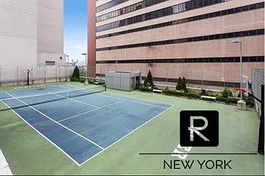 Rented by R New York