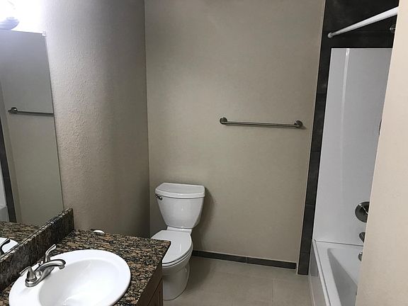 3rd image of 10762 105th St