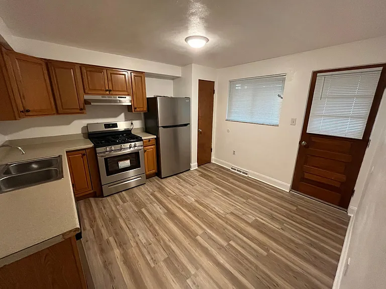 1132 Leishman Ave — Photo 7