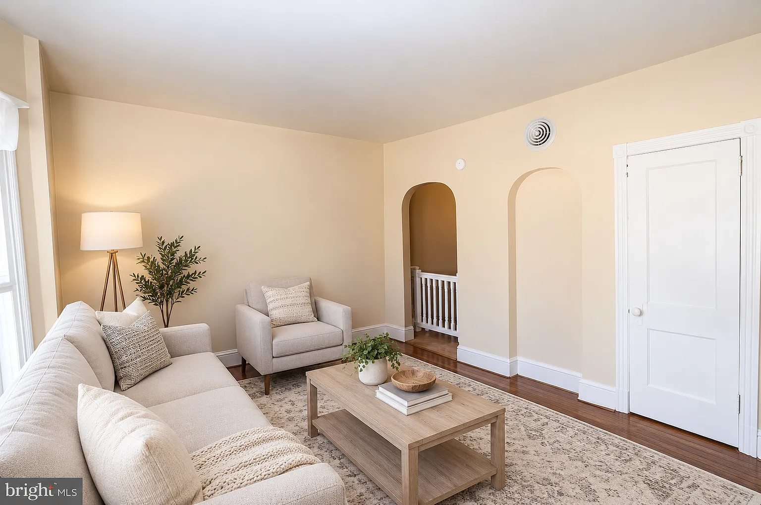 2 bed, 1600 sqft, $1,600 — Photo 2