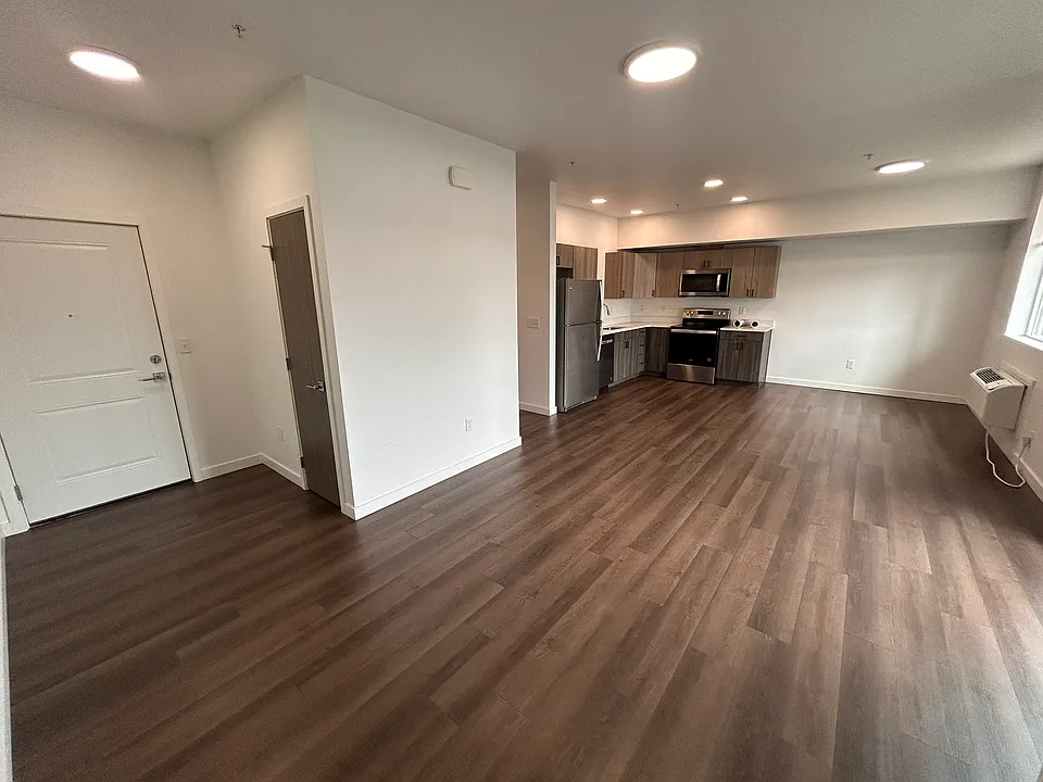 120 N Locust Rd #B203