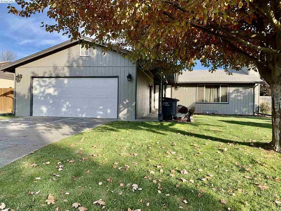 1st image of 400 N Desdemona Ave