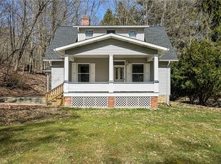 415 Oakford Park Rd, Jeannette, PA 15644
