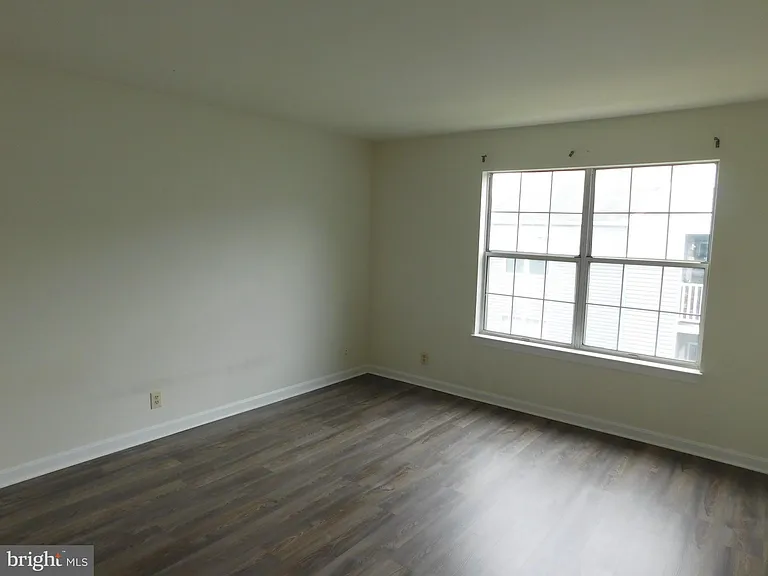 200 Dover Pl #201 — Photo 11
