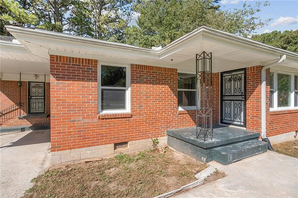 3 bed, 2.0 bath, 1400 sqft, $2,100 — Photo 2