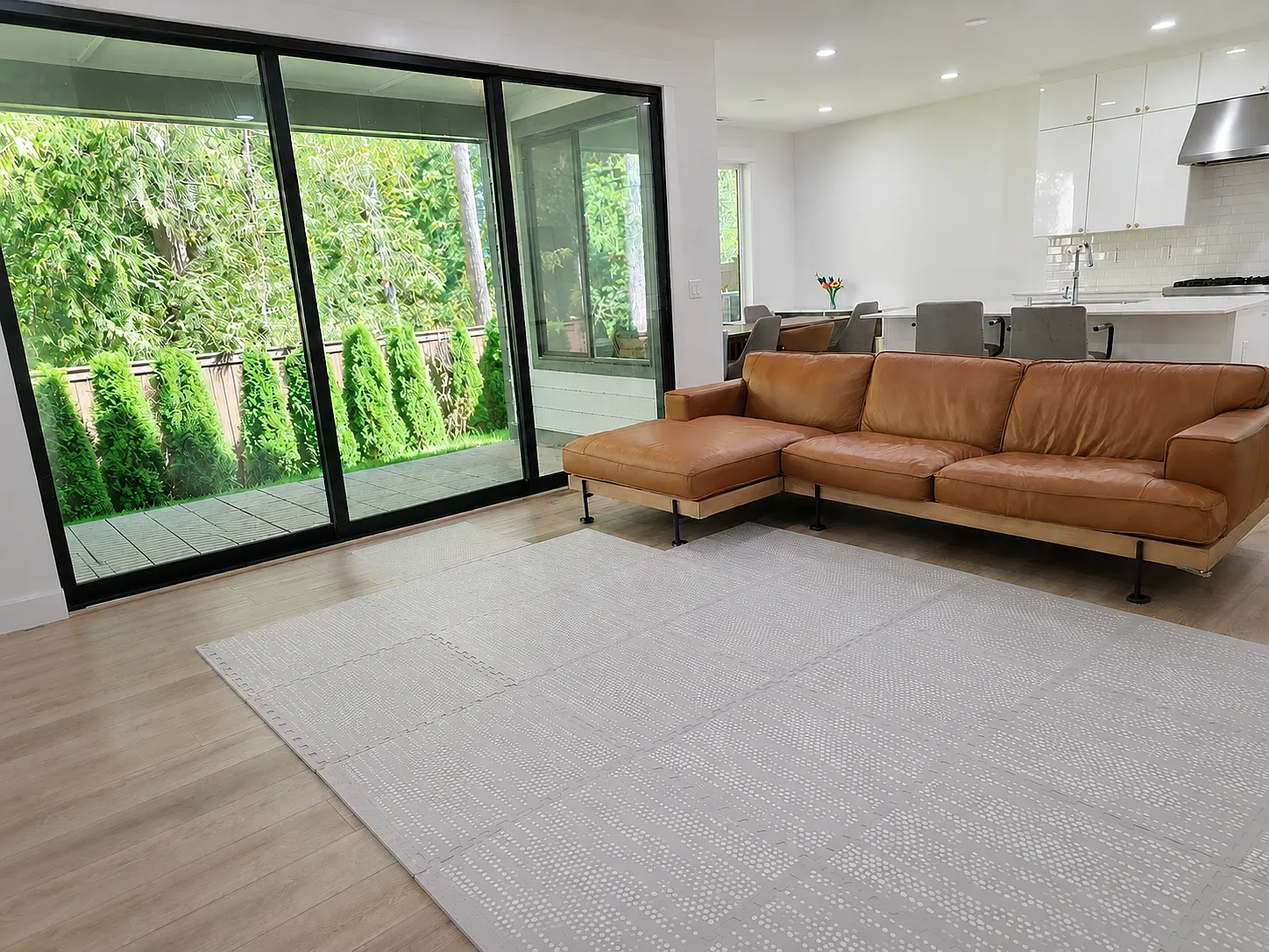 5 bed, 3.5 bath, 2760 sqft, $5,000 — Photo 3