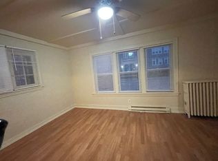 702 W Glen Flora Ave APT 2, Waukegan, IL