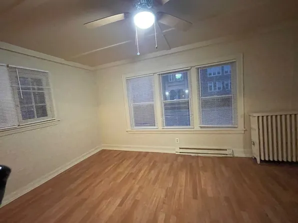 702 W Glen Flora Ave APT 2, Waukegan, IL 60085