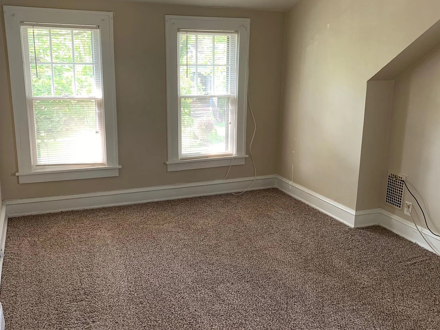 1 bed, 1431 sqft, $1,100 — Photo 2