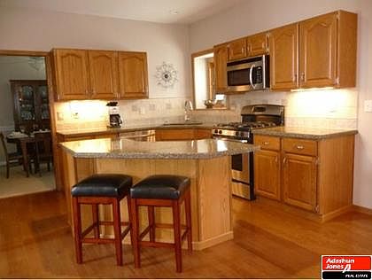 3rd image of 1030 Danbury Ave