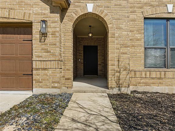 3rd image of 924 Watson Way