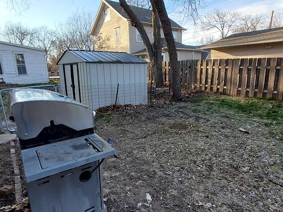 backyard/storage shed