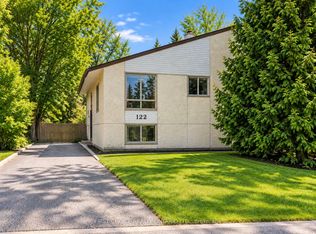 122 Rothesay Dr, Ottawa, ON K2L1P1