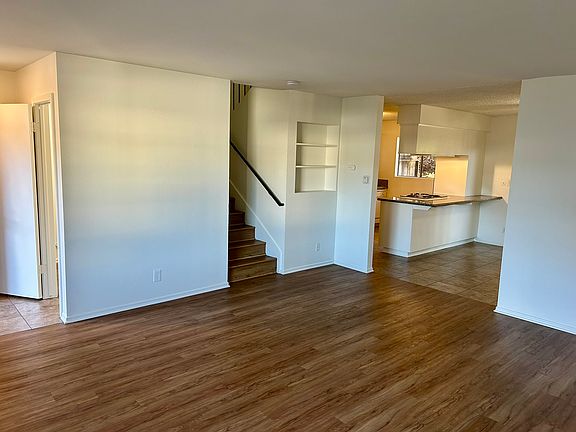 5th image of 2439 Daphne Pl APT A