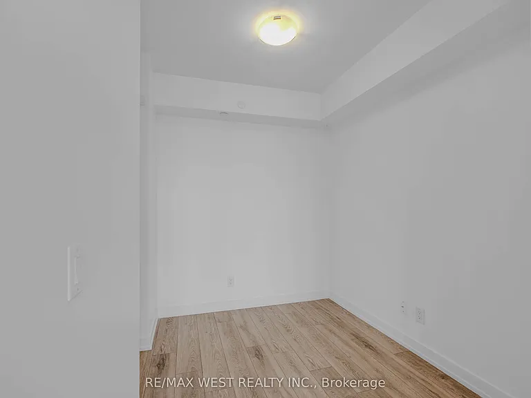 159 Wellesley St E #2006 — Photo 15