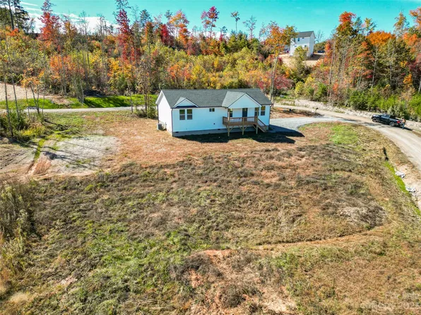 39 S Vineyard Village Dr, Old Fort, NC 28762