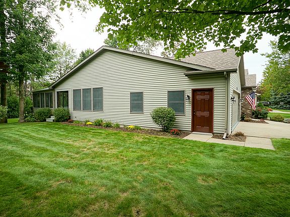 3rd image of 4507 Trail Wood Cir N