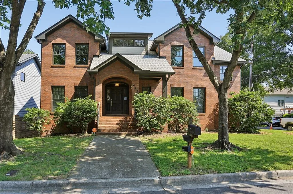 2 bed, 2.0 bath, 1300 sqft, $2,850 — Photo 1