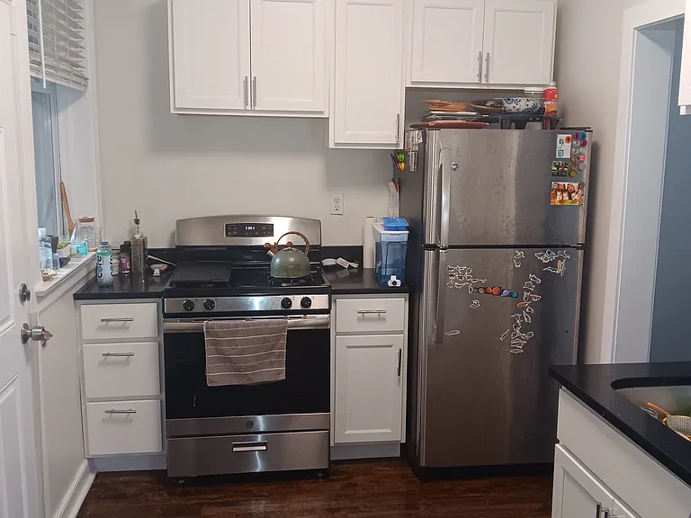 320 Lee St #1 — Photo 2