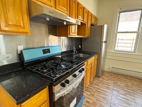 3rd image of 8843 26th Ave #3L