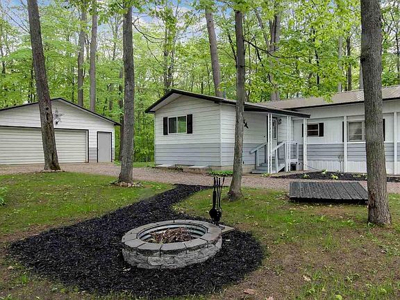 3rd image of 4547 Sands Park Dr NE