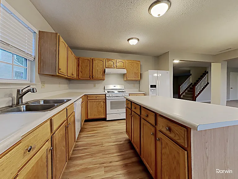 10422 Mohawk Trl — Photo 2