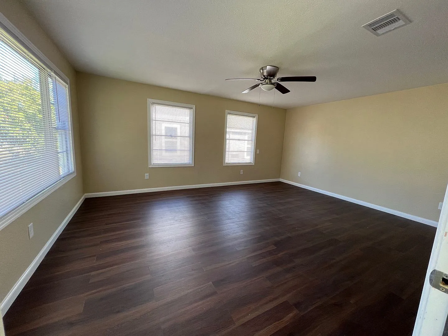 Newly remodeled 3bed/2bath in Eagle Lake, TX — Photo 2