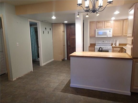 5th image of 56 Uneva Pl #B-2