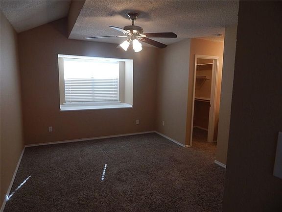 4th image of 828 Brockden Dr