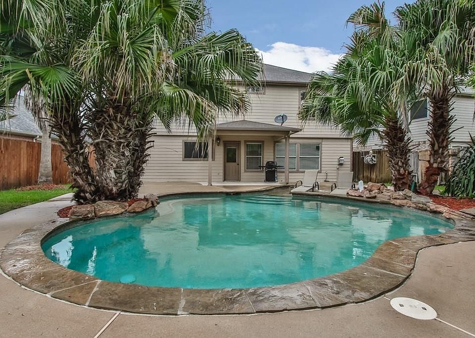 1st image of 16919 Oaks Crossing Ln