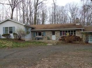 2229 Deep Creek Rd, Perkiomenville, PA 18074
